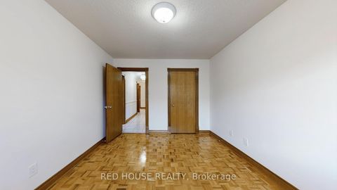 Photo 19 at 1 Dante Court, East Woodbridge, Vaughan