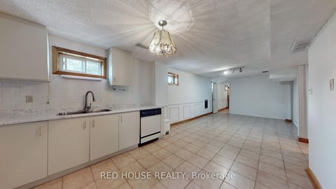 Photo 29 at 1 Dante Court, East Woodbridge, Vaughan
