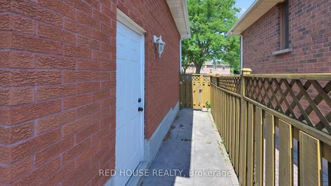 Photo 36 at 1 Dante Court, East Woodbridge, Vaughan