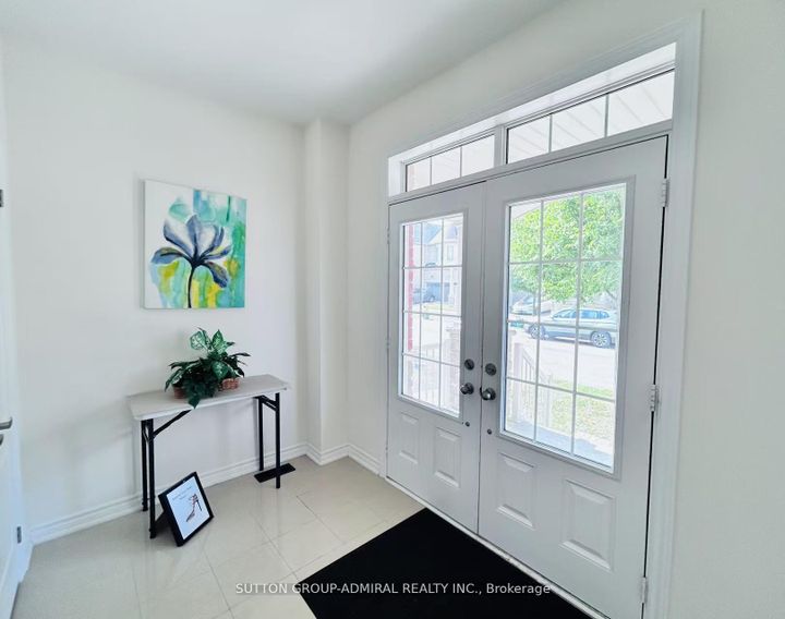 Photo 2 at 81 Livante Court, Victoria Square, Markham