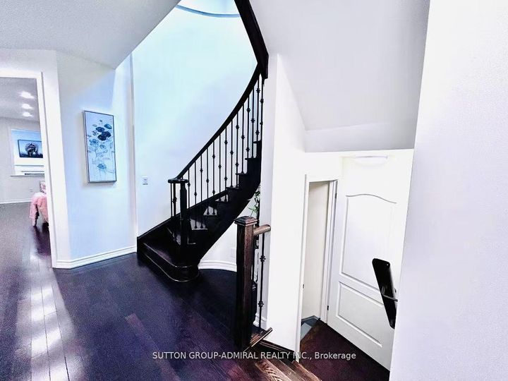 Photo 3 at 81 Livante Court, Victoria Square, Markham