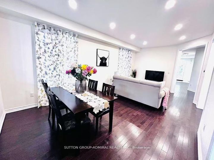 Photo 5 at 81 Livante Court, Victoria Square, Markham