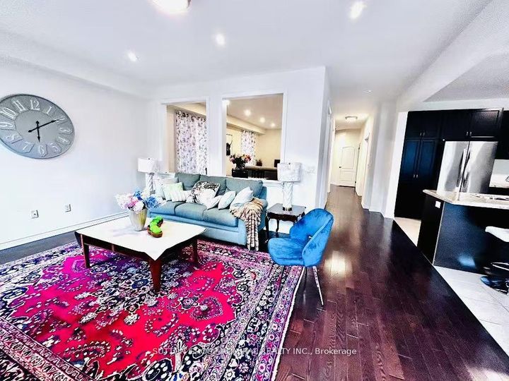 Photo 10 at 81 Livante Court, Victoria Square, Markham