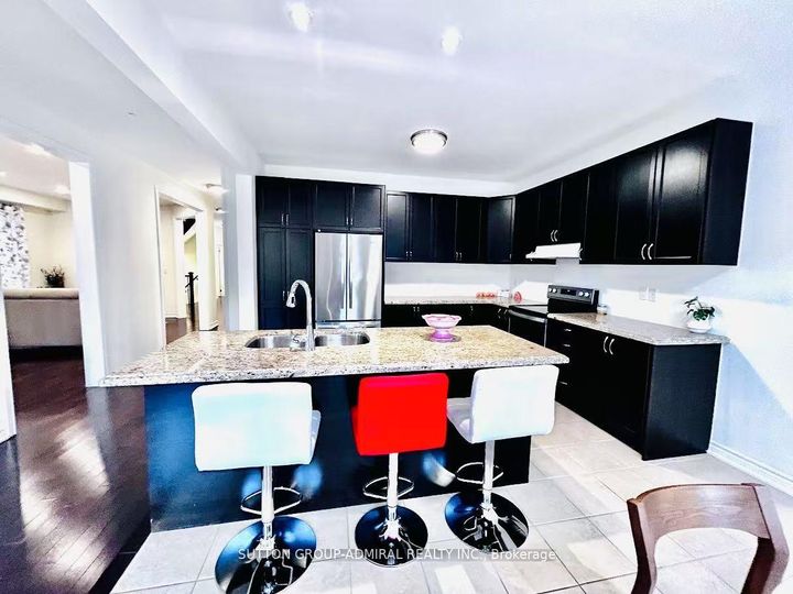 Photo 15 at 81 Livante Court, Victoria Square, Markham