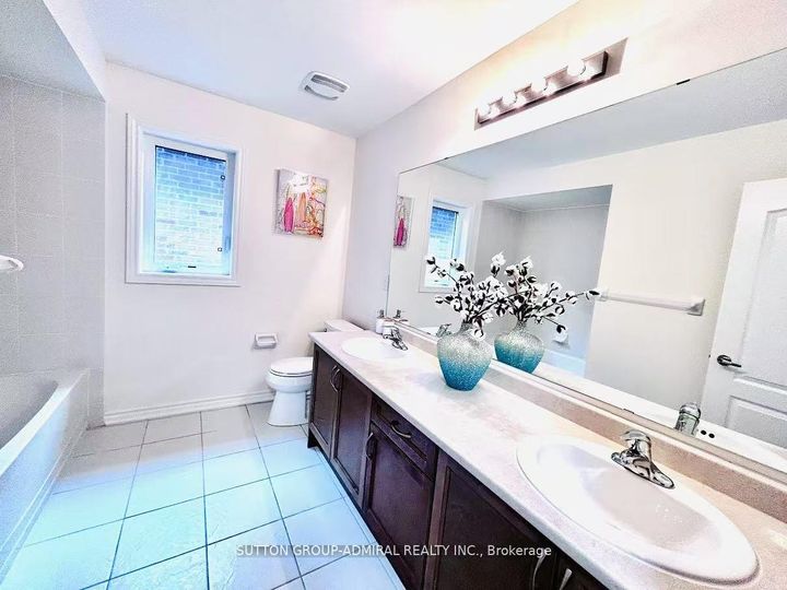 Photo 32 at 81 Livante Court, Victoria Square, Markham