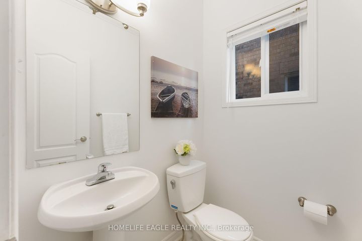 Photo 4 at 90 Barnwood Drive, Oak Ridges Lake Wilcox, Richmond Hill