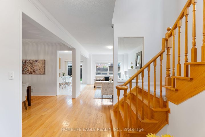 Photo 6 at 90 Barnwood Drive, Oak Ridges Lake Wilcox, Richmond Hill