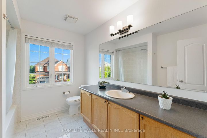 Photo 19 at 90 Barnwood Drive, Oak Ridges Lake Wilcox, Richmond Hill