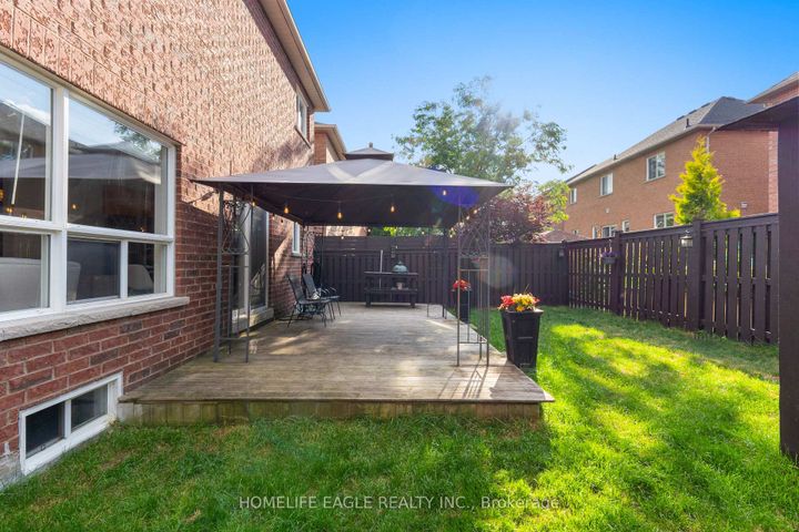 Photo 31 at 90 Barnwood Drive, Oak Ridges Lake Wilcox, Richmond Hill