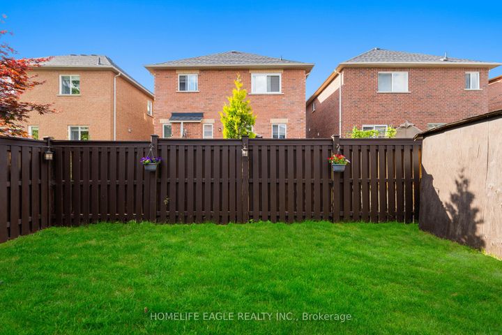 Photo 33 at 90 Barnwood Drive, Oak Ridges Lake Wilcox, Richmond Hill