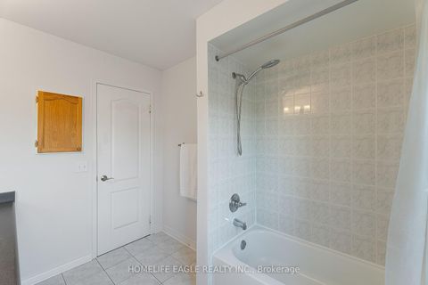 Photo 20 at 90 Barnwood Drive, Oak Ridges Lake Wilcox, Richmond Hill