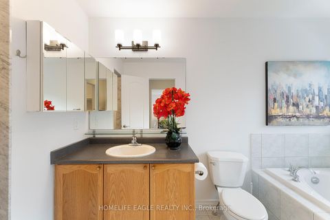 Photo 28 at 90 Barnwood Drive, Oak Ridges Lake Wilcox, Richmond Hill