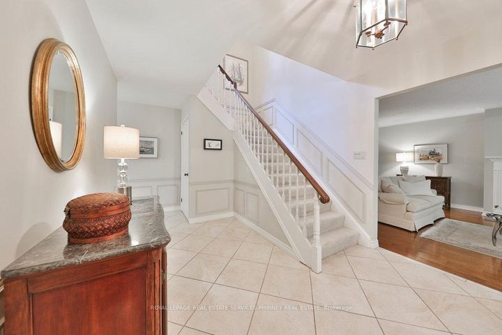 Photo 4 at 1174 Whiteoaks Avenue, Lorne Park, Mississauga