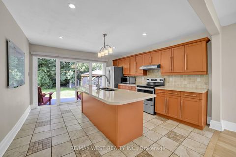 Photo 3 at 1143 Shaw Street, WO West, Oakville