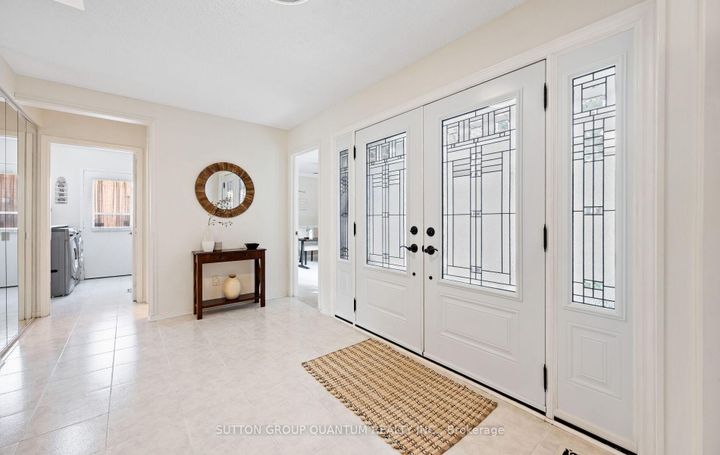 Photo 6 at 4008 Powderhorn Court, Erin Mills, Mississauga