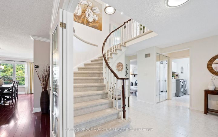 Photo 7 at 4008 Powderhorn Court, Erin Mills, Mississauga