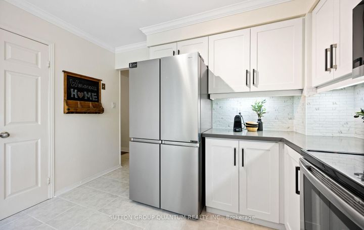 Photo 15 at 4008 Powderhorn Court, Erin Mills, Mississauga