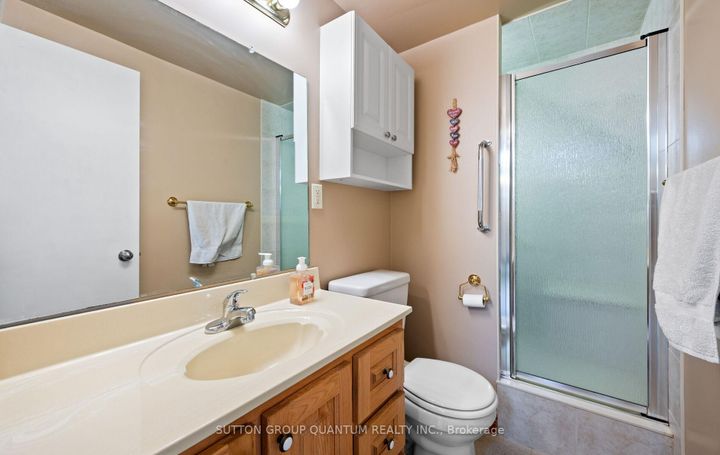 Photo 38 at 4008 Powderhorn Court, Erin Mills, Mississauga