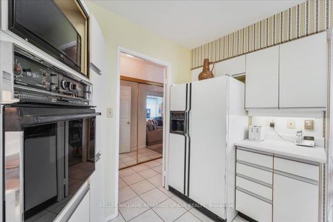 Photo 10 at 1918 - 175 Bamburgh Circle, Steeles, Toronto