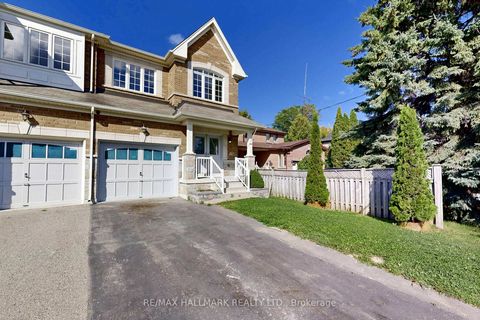 Photo 1 at 138 Olde Bayview Avenue, Oak Ridges Lake Wilcox, Richmond Hill