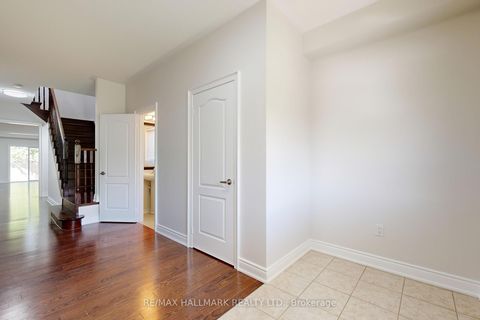 Photo 4 at 138 Olde Bayview Avenue, Oak Ridges Lake Wilcox, Richmond Hill