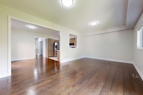 Photo 15 at 138 Olde Bayview Avenue, Oak Ridges Lake Wilcox, Richmond Hill