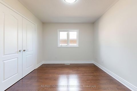 Photo 25 at 138 Olde Bayview Avenue, Oak Ridges Lake Wilcox, Richmond Hill