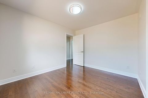 Photo 26 at 138 Olde Bayview Avenue, Oak Ridges Lake Wilcox, Richmond Hill