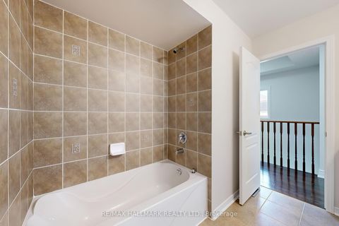 Photo 30 at 138 Olde Bayview Avenue, Oak Ridges Lake Wilcox, Richmond Hill
