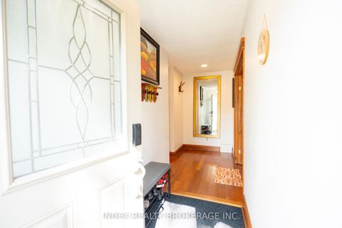 Photo 7 at 1073 Kent Avenue E, CP College Park, Oakville