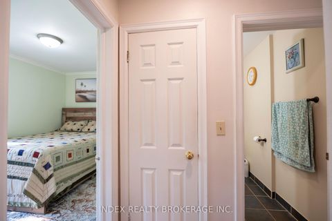 Photo 18 at 1073 Kent Avenue E, CP College Park, Oakville