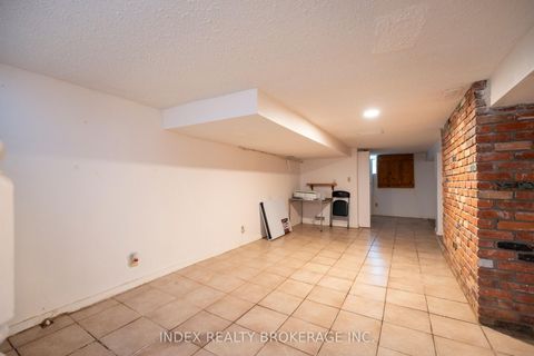 Photo 39 at 1073 Kent Avenue E, CP College Park, Oakville