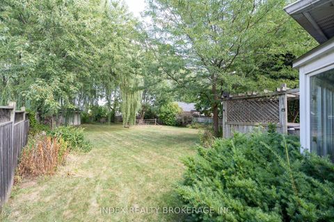 Photo 44 at 1073 Kent Avenue E, CP College Park, Oakville