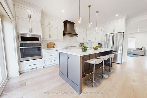 Photo 3 at 94 Edgecroft Road, Queensway, Toronto