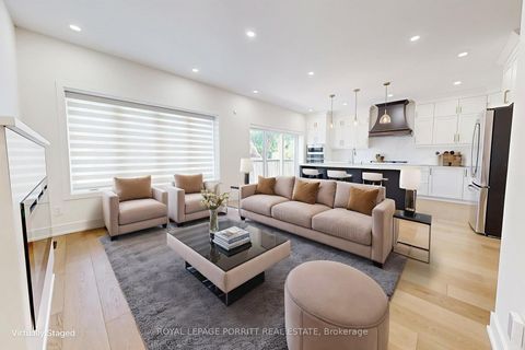 Photo 4 at 94 Edgecroft Road, Queensway, Toronto
