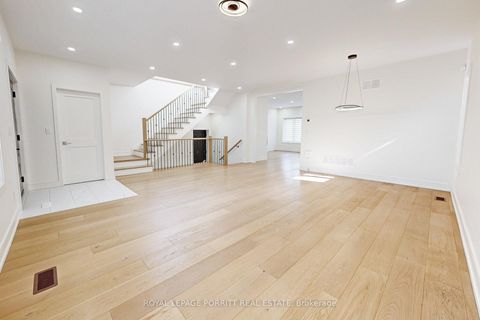 Photo 13 at 94 Edgecroft Road, Queensway, Toronto
