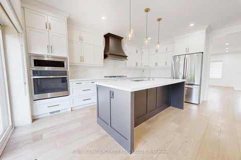 Photo 17 at 94 Edgecroft Road, Queensway, Toronto