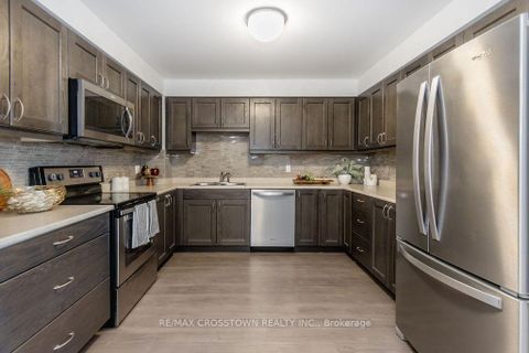 Photo 7 at 418 - 420 William Graham Drive, Rural Aurora, Aurora
