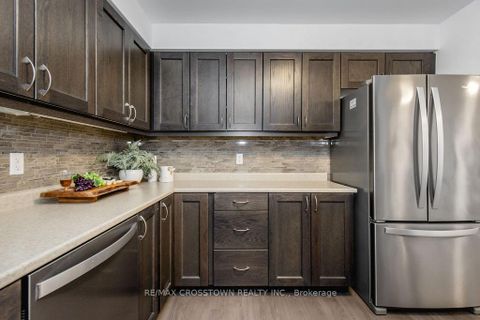 Photo 9 at 418 - 420 William Graham Drive, Rural Aurora, Aurora