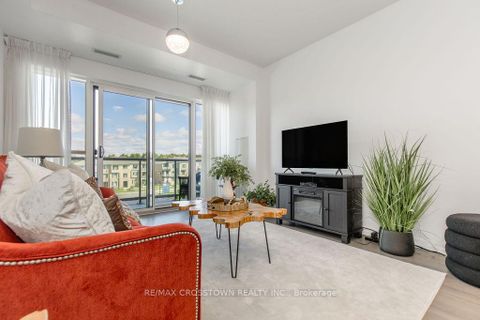 Photo 11 at 418 - 420 William Graham Drive, Rural Aurora, Aurora