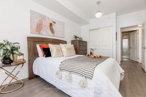 Photo 15 at 418 - 420 William Graham Drive, Rural Aurora, Aurora