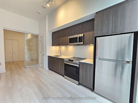 Photo 4 at 504 - 357 King Street W, Waterfront Communities C1, Toronto
