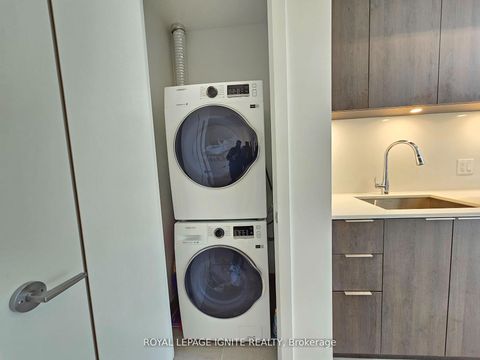 Photo 9 at 504 - 357 King Street W, Waterfront Communities C1, Toronto