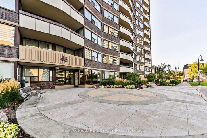 Photo 2 at PH02 - 45 Huntingdale Boulevard, L'Amoreaux, Toronto