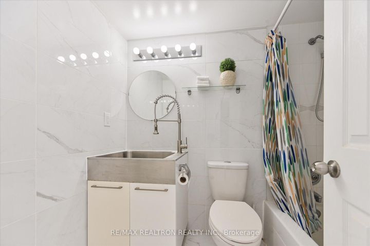 Photo 24 at PH02 - 45 Huntingdale Boulevard, L'Amoreaux, Toronto