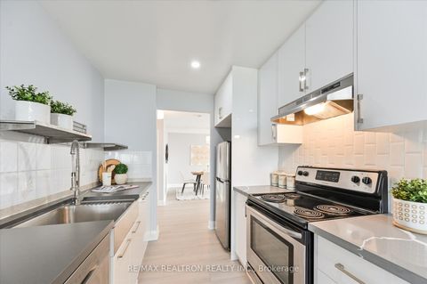 Photo 18 at PH02 - 45 Huntingdale Boulevard, L'Amoreaux, Toronto
