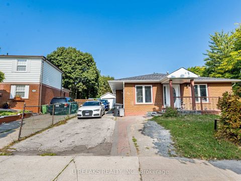 Photo 2 at 82 Crow Trail, Malvern, Toronto