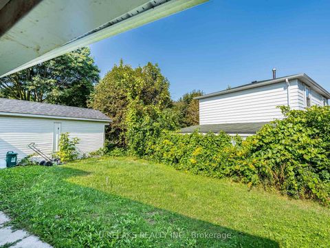 Photo 4 at 82 Crow Trail, Malvern, Toronto