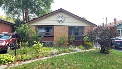 Photo 2 at 121 Pandora Circle, Woburn, Toronto
