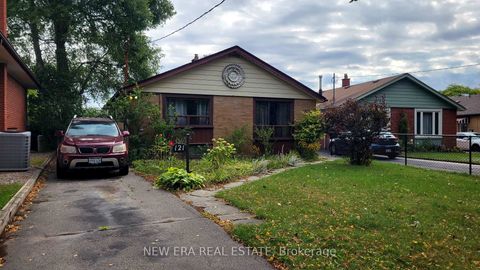 Photo 3 at 121 Pandora Circle, Woburn, Toronto